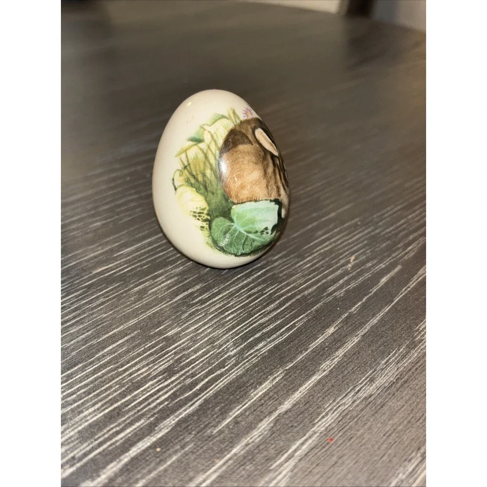 Hand Painted Glazed Egg Bunny‎ In Garden  Great For Easter